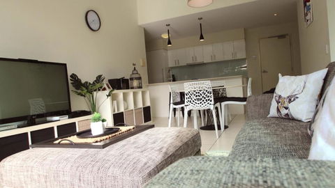 Aircon, Nespresso, Wine - Tourism Hervey Bay 0