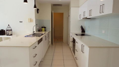 Aircon, Nespresso, Wine - Tourism Hervey Bay 2