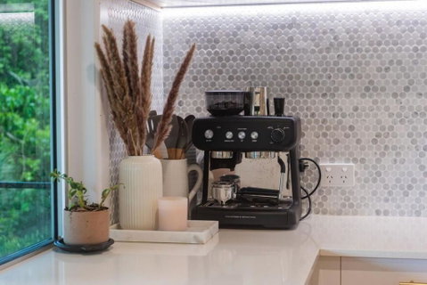 Airlie Abode - Hervey Bay Accommodation 4