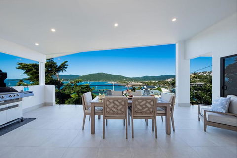 Airlie Bay View - Tourism Hervey Bay 0