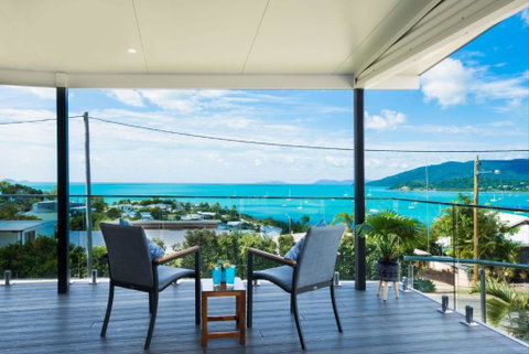 Airlie Blue On Blue - Tourism Hervey Bay 1