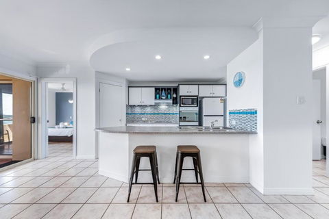 Airlie Ocean Paradise - Tourism Hervey Bay 2