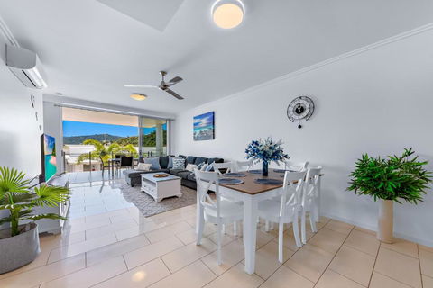 Airlie Summit Apartments - Tourism Hervey Bay 0