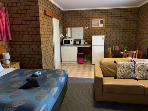 Airport Whyalla Motel - Tourism Hervey Bay 4