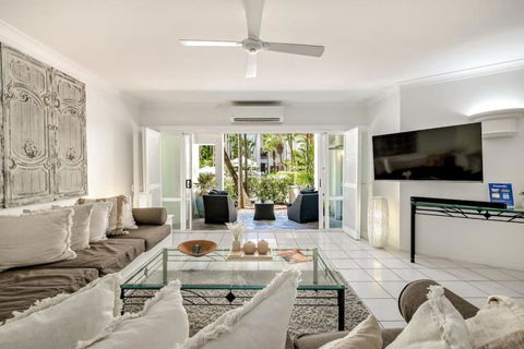 Alamanda At Palm Cove Directly On The Beach - Tourism Hervey Bay 1