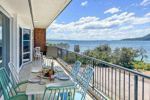 Albacore 7 Waterfront Unit - Tourism Hervey Bay 1
