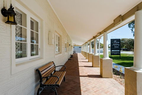 Albany Holiday Units - Tourism Hervey Bay 2
