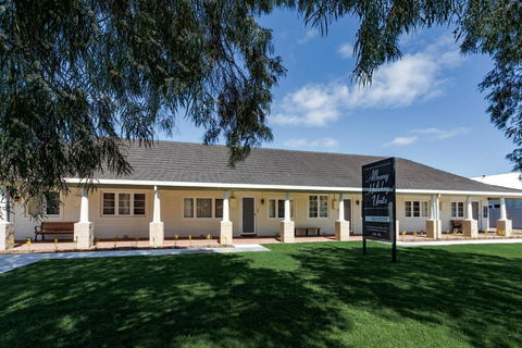 Albany Holiday Units - Tourism Hervey Bay 0