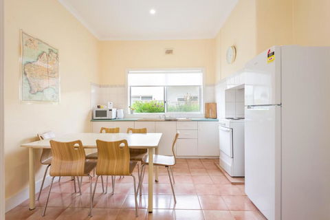 Albany Holiday Units - Tourism Hervey Bay 3