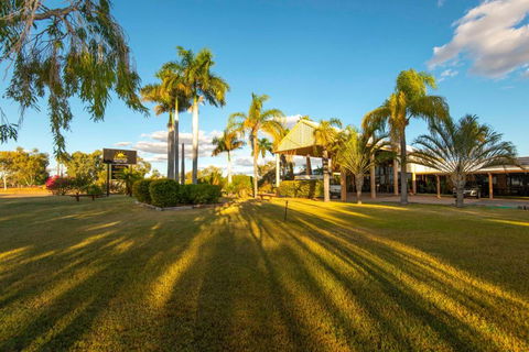 Albert Park Motor Inn-KING BEDS-POOL-SHADED PARKING - Tourism Hervey Bay 0