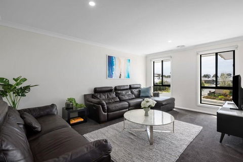 Albury Oasis - Tourism Hervey Bay 2
