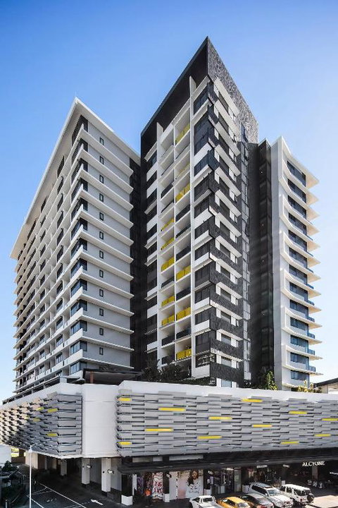 Alcyone Hotel Residences - Hervey Bay Accommodation 2