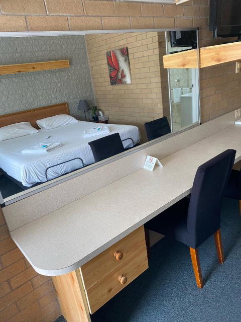Alexander Motor Inn - Hervey Bay Accommodation 3
