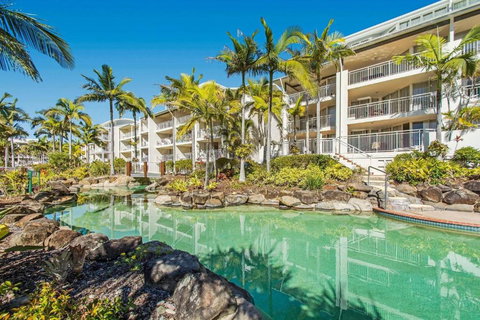 Alexandra Beach Resort Couples Escape - CoastHM - Hervey Bay Accommodation 0