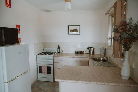 Alkoomi Chalets - Tourism Hervey Bay 3