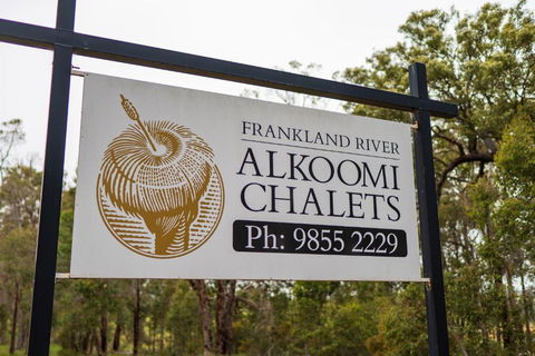 Alkoomi Chalets - Tourism Hervey Bay 4