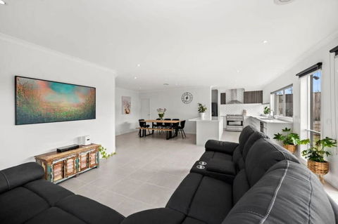 All Day Sunshine And Relaxation -Pet Friendly - Tourism Hervey Bay 1