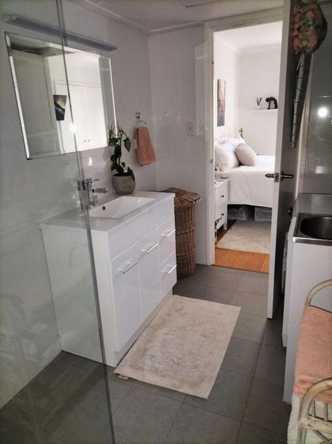 All The Comforts By The Lake - Tourism Hervey Bay 3