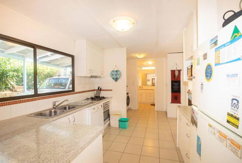 Allamanda Cottage - Close To Beach - Pet Friendly - Tourism Hervey Bay 2