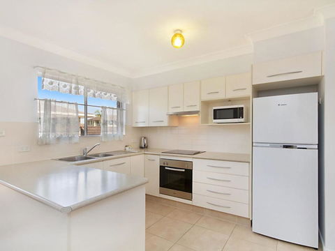 Allamanda Court Unit 6 - Tourism Hervey Bay 3