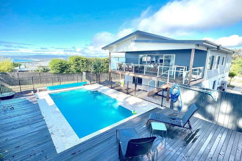 Allawah - 5 Bedroom Luxury Home With A Pool - Tourism Hervey Bay 0