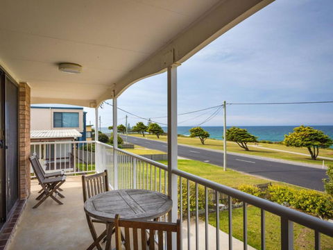 Allawah Beach House - 29 Dalmeny Drive, Kianga - Tourism Hervey Bay 2