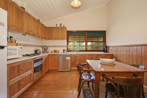 Allen Street - Tourism Hervey Bay 0