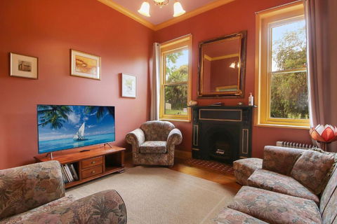 Allen Street - Tourism Hervey Bay 1