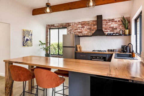 Alley Cats - Hervey Bay Accommodation 4