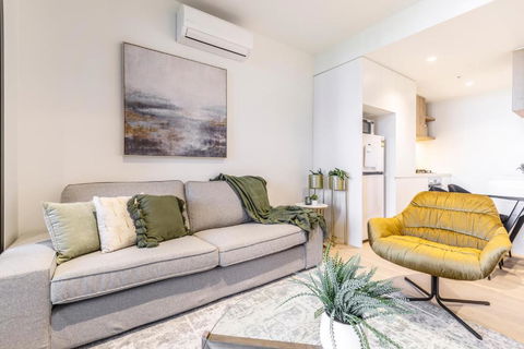 Alluring Oasis In The Heart Of South Melbourne - Tourism Hervey Bay 1
