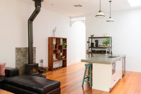Alma, Art Deco Home In Caufield North - Tourism Hervey Bay 4