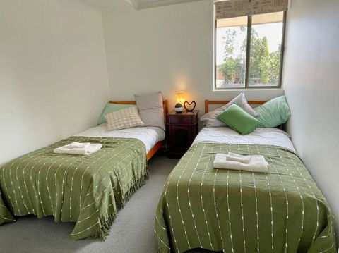 Aloha Adelaide - Tourism Hervey Bay 2