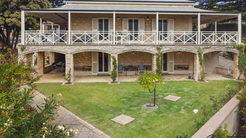 Alton House By Wine Coast Holidays - Tourism Hervey Bay 0