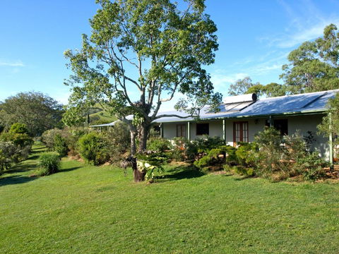 Amamoor Lodge - Tourism Hervey Bay 0