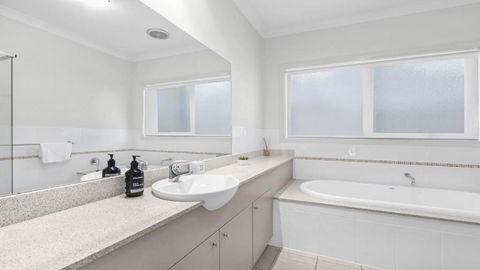 Amaroo Lodge - The Vintage - Tourism Hervey Bay 1
