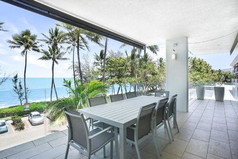 Amaroo - Luxury Apartment Overlooking The Coral Sea - Tourism Hervey Bay 1