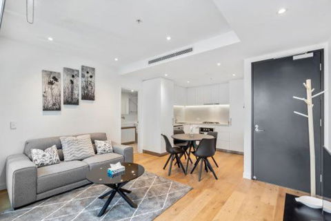 Amazing 1BR Apartment W Pool - Tourism Hervey Bay 1