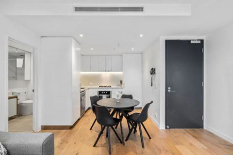 Amazing 1BR Apartment W Pool - Tourism Hervey Bay 2