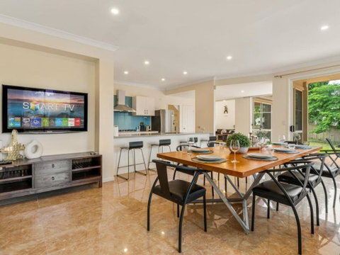 Amazing Broadwater City View Holiday Home With Pool - Tourism Hervey Bay 0