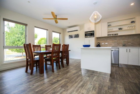 Amber Mist Villa - Two - Hervey Bay Accommodation 3