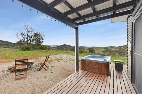 Amethyst - 1 Bed With Hot Tub - Kundalini Lodge - Tourism Hervey Bay 2