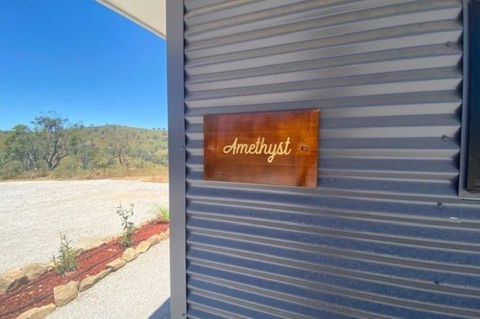 Amethyst - 1 Bed With Hot Tub - Kundalini Lodge - Tourism Hervey Bay 4