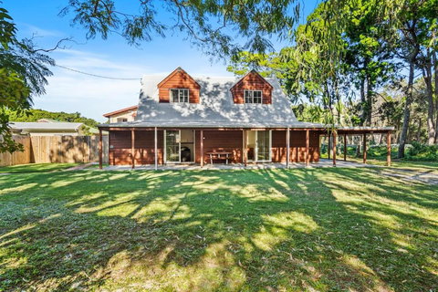 Amity Oasis - Tourism Hervey Bay 0