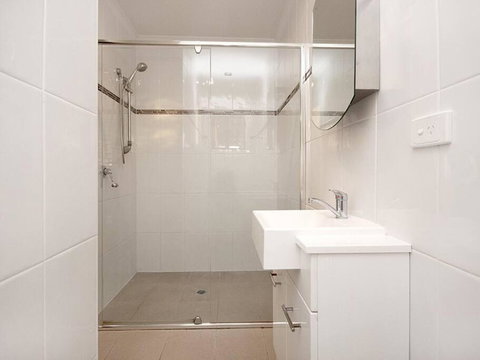 AMITY SHAWS - Tourism Hervey Bay 3