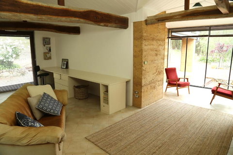 Anagama House & Studio - Tourism Hervey Bay 1