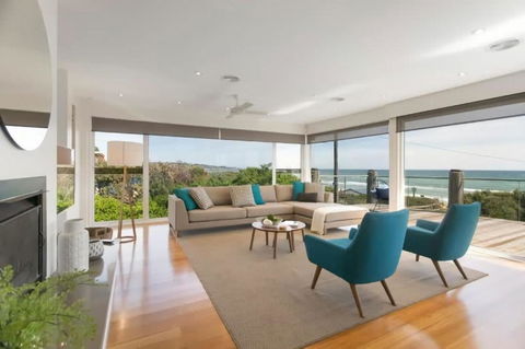Anchor Beachfront Retreat Water Views, On The Beach - Tourism Hervey Bay 1