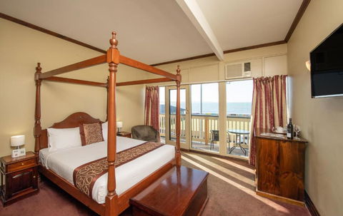 Anchorage Seafront Hotel - Tourism Hervey Bay 1