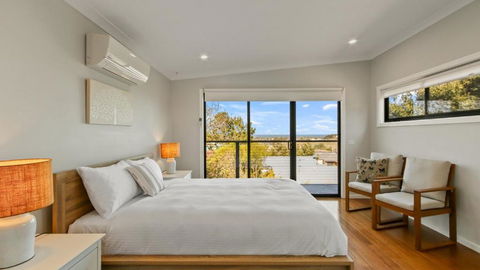 Anchored On Capes Upstairs - Tourism Hervey Bay 0