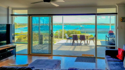 Anchors Away - Hervey Bay Accommodation 0