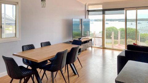 Anchors Away - Hervey Bay Accommodation 2